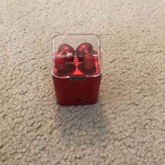 Fantime Fun 7 wireless red earbuds with charging box. - Picture 1 of 4